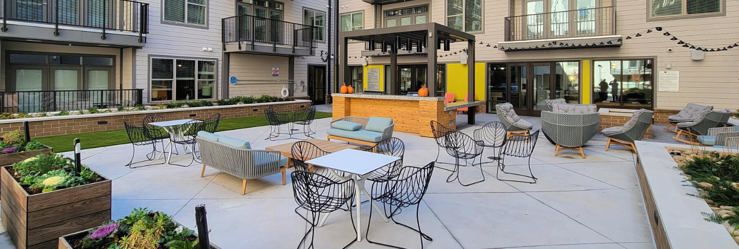 Link Apartments℠ 4th Street courtyard